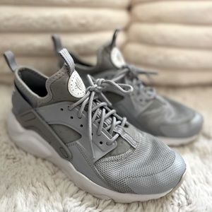 Nike Huarache Ultra Grey